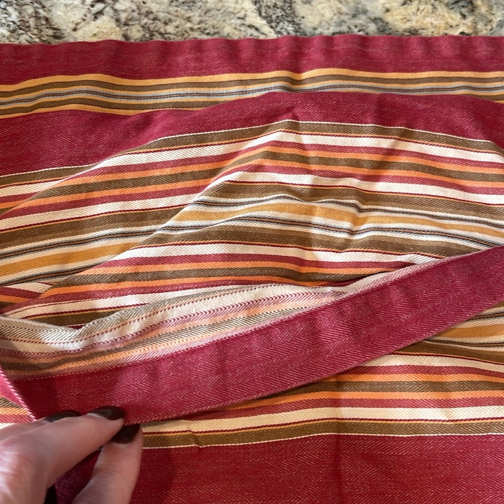 Pottery Barn striped duvet cover, King, 2 decorative pillowcases - Picture 3 of 6